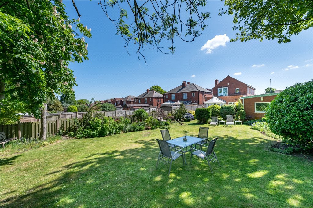 Edge Top Road, Dewsbury, West Yorkshire, WF12, photo 35