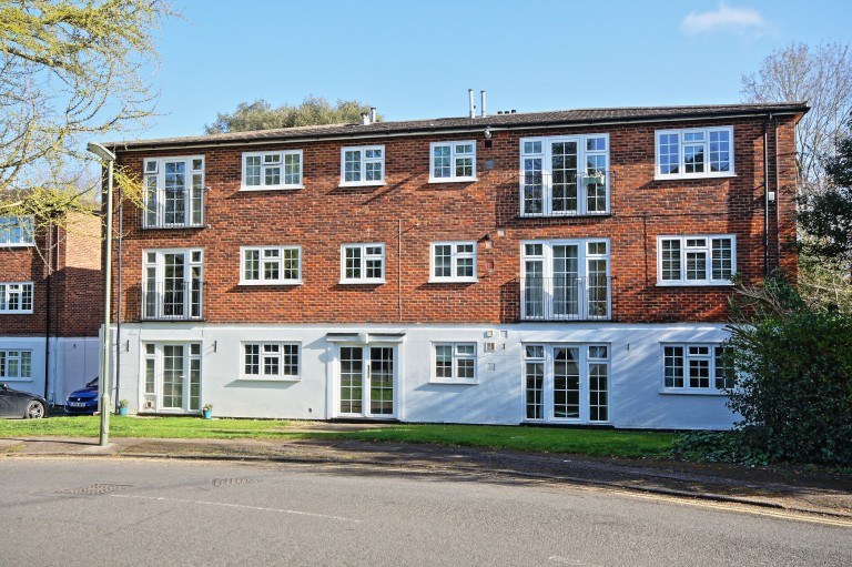 Lower Edgeborough Road