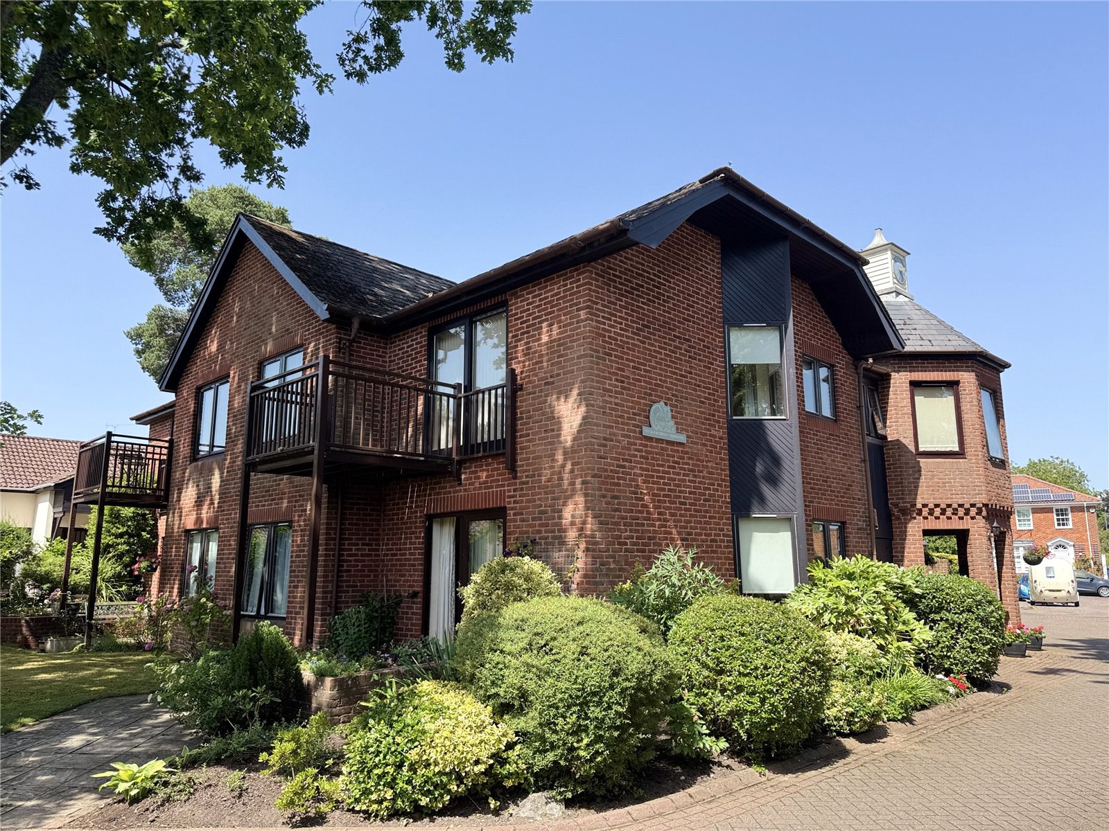 Hartford Court, Hartley Wintney, Hampshire, RG27