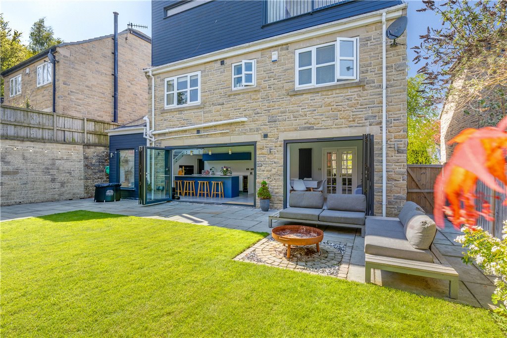 Swallow Close, Pool in Wharfedale, Otley, West Yorkshire, LS21, photo 5