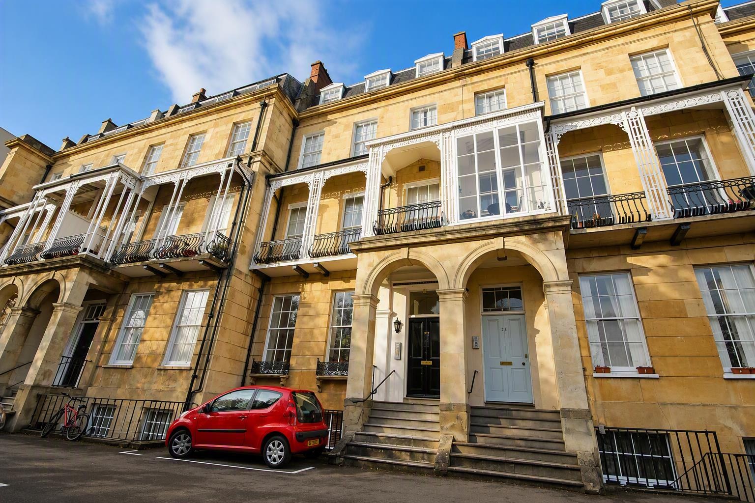 A 2 Bedroom Flat in Lansdown