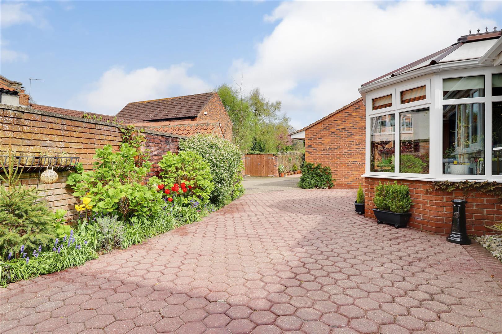 Main Street, Ellerker, photo 26
