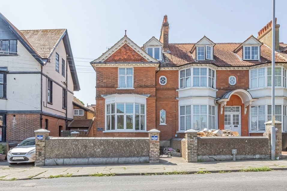 Westgate Bay Avenue