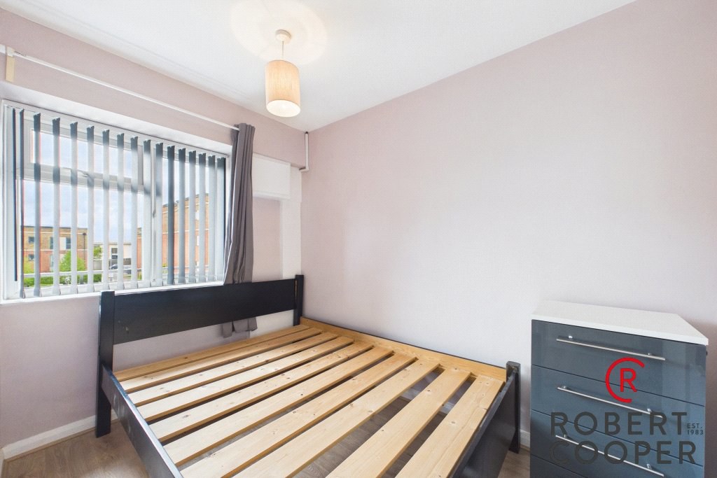 Victoria Road, Ruislip, HA4, photo 8