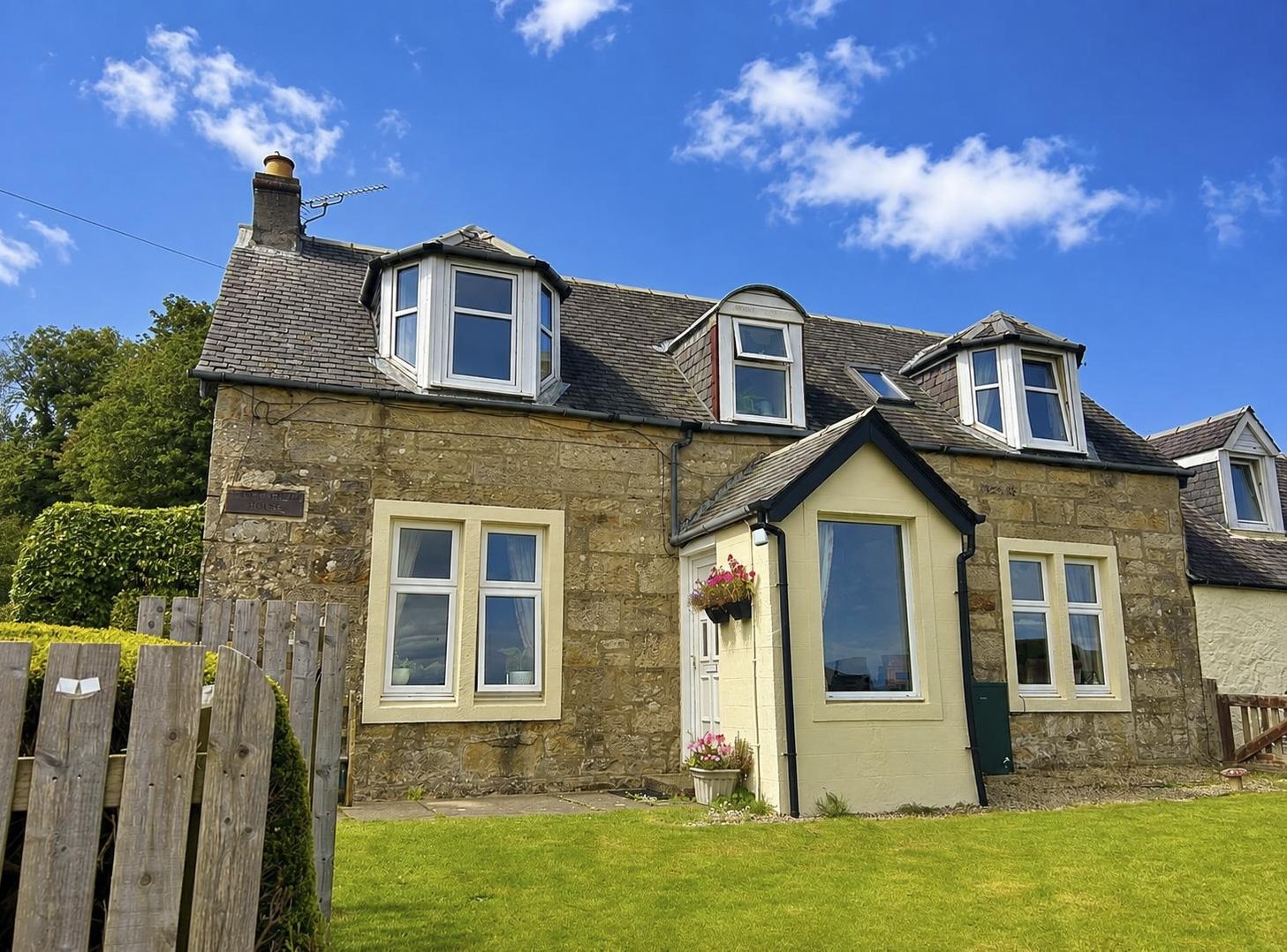 Montstewart Road