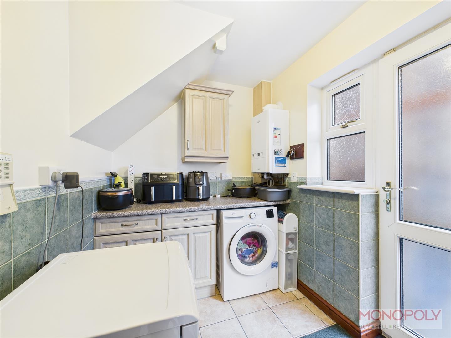 Top Road, Summerhill, LL11, photo 7