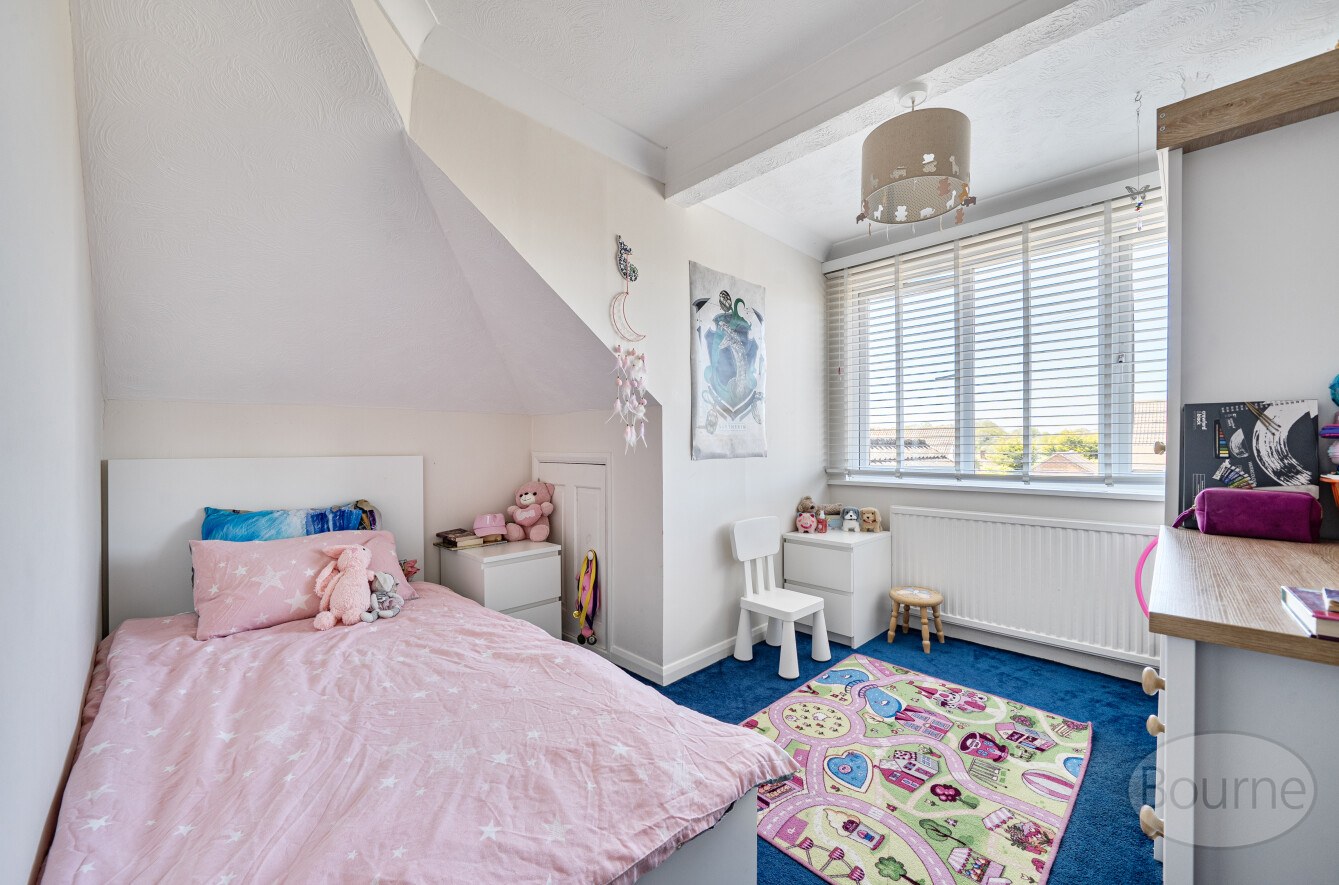 Brocks Drive, Fairlands, Guildford, Surrey, GU3, photo 9