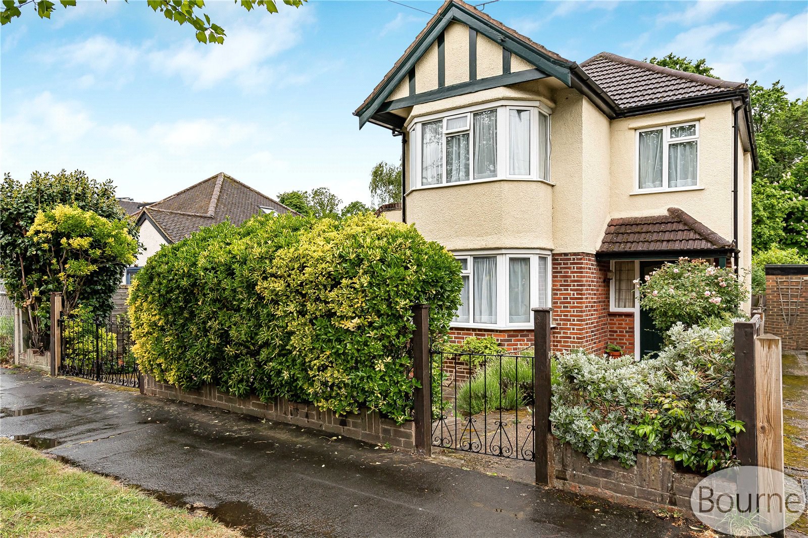 Woodlands Avenue, West Byfleet, Surrey, KT14