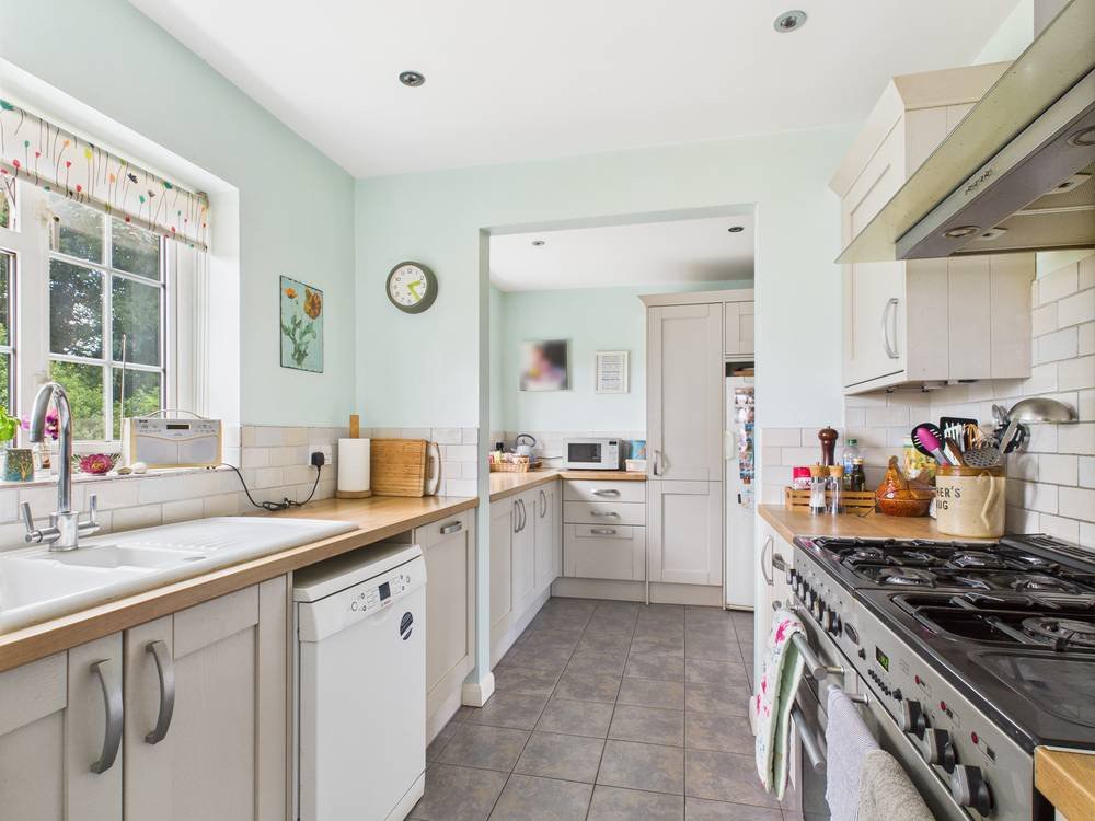 High Street, Wraysbury, Berkshire, TW19, photo 3
