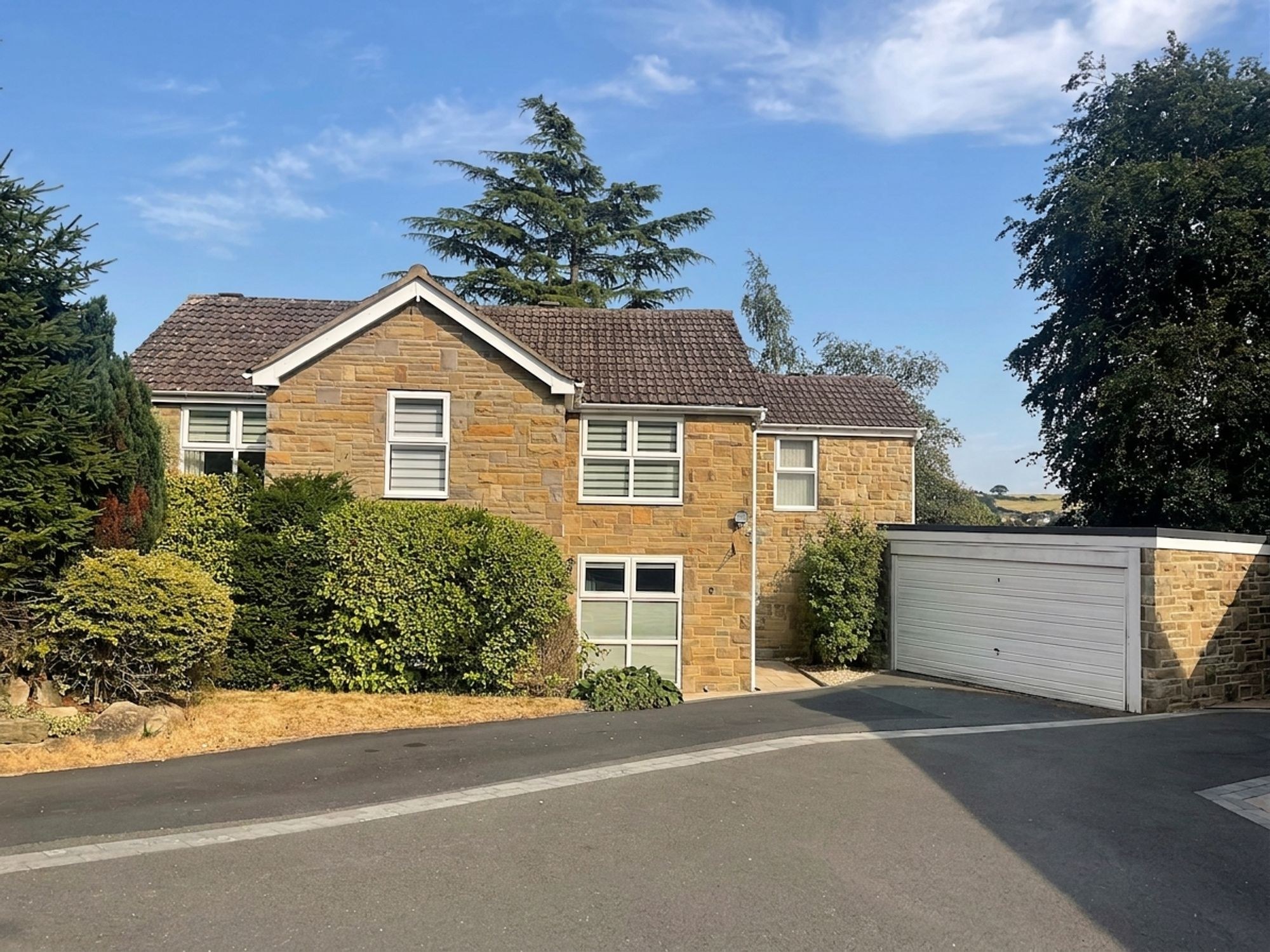 4 bed home for sale in Rosedale Close, Pannal