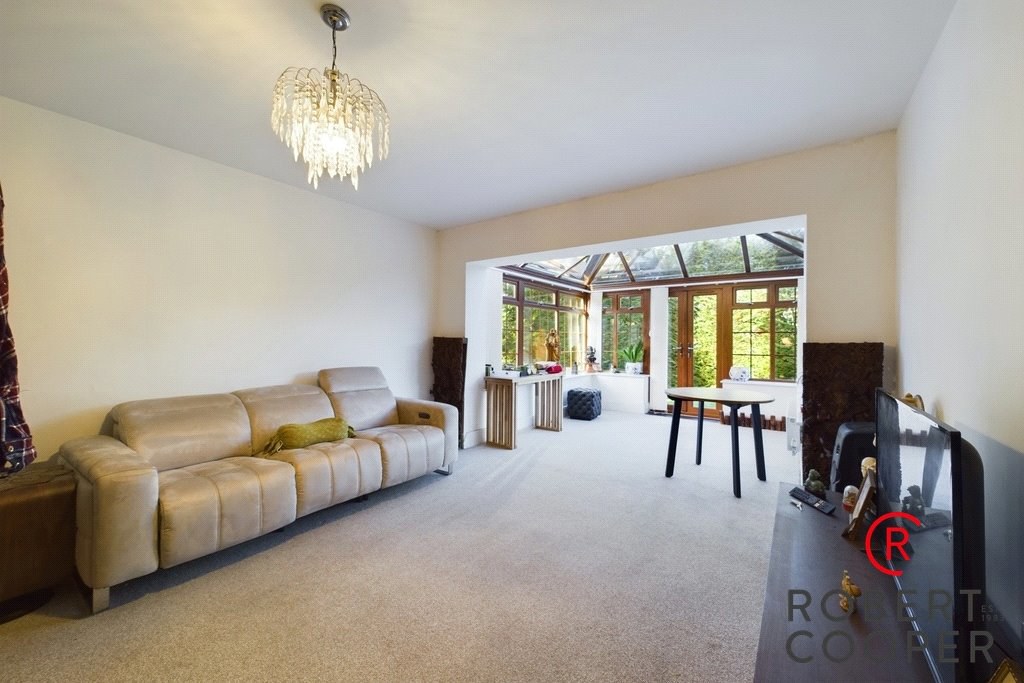 Blagrove Crescent, Pembroke Park, Ruislip, Middlesex, HA4, photo 2