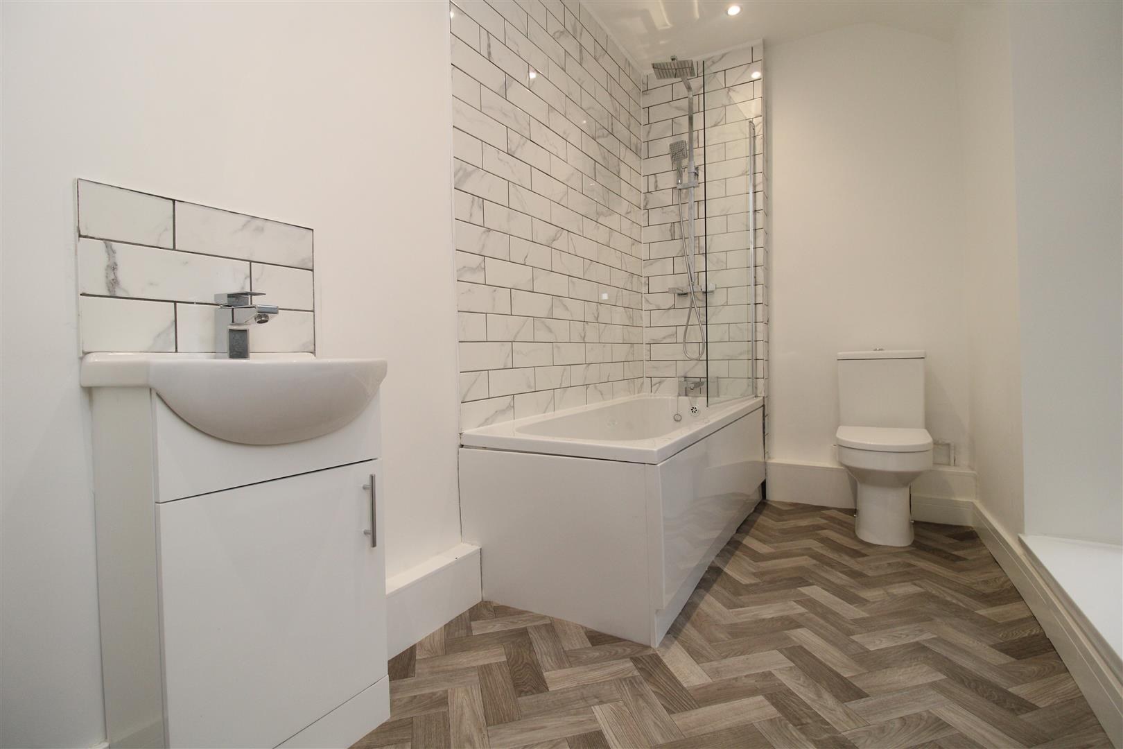 House - Terraced For Rent Carne Street