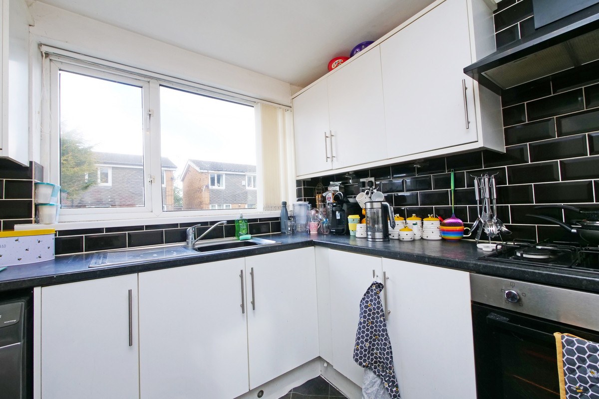 145 Chequers, Close, Pontefract WF8 2TF, photo 2