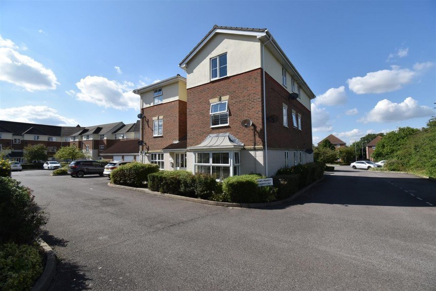 Merlin Close