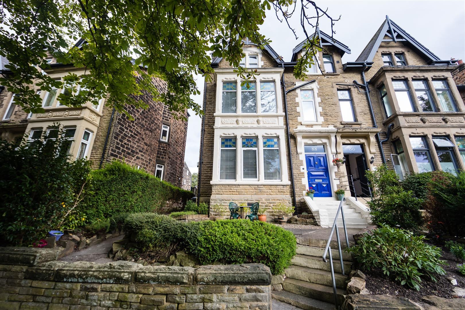 5 bed home for sale in Kings Road, Harrogate