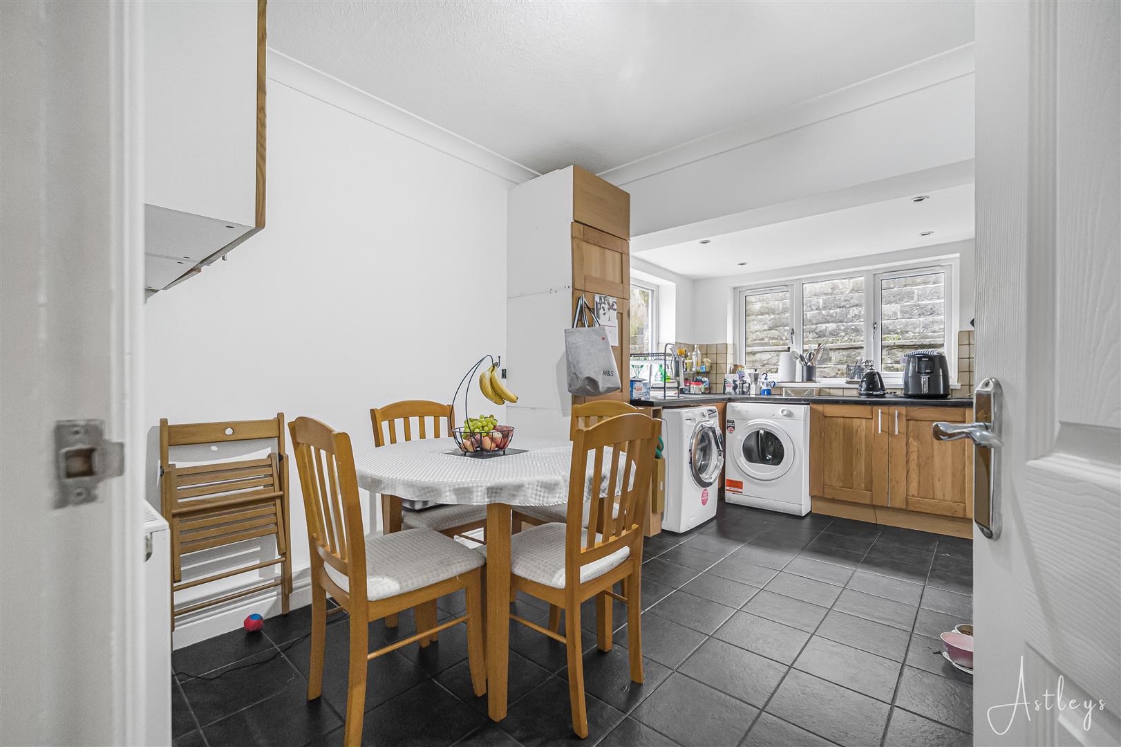 Parkhill Terrace, Treboeth, Swansea, photo 7