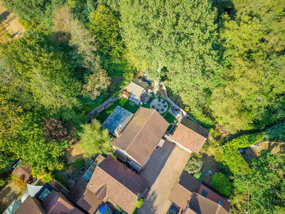 The Junipers, Wokingham, Barkham, RG41, photo 2