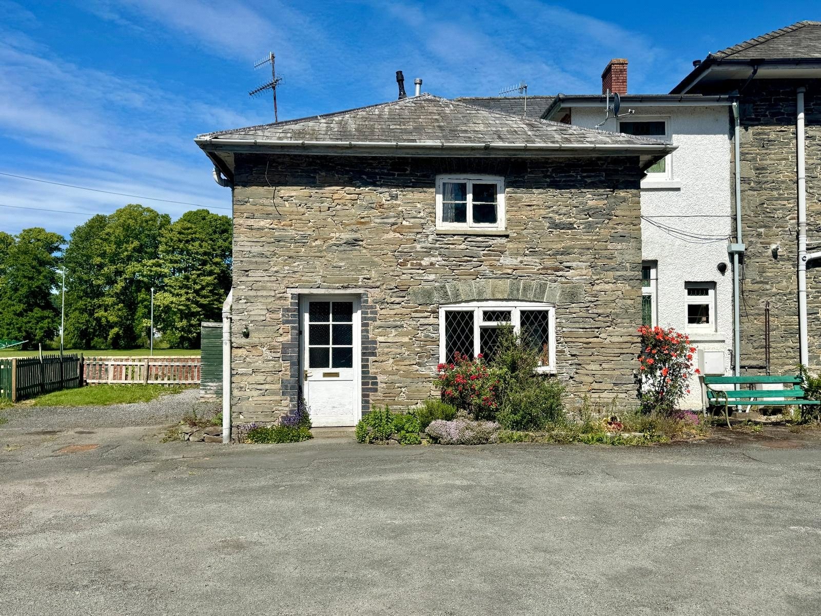 Bar Cottage The Strand