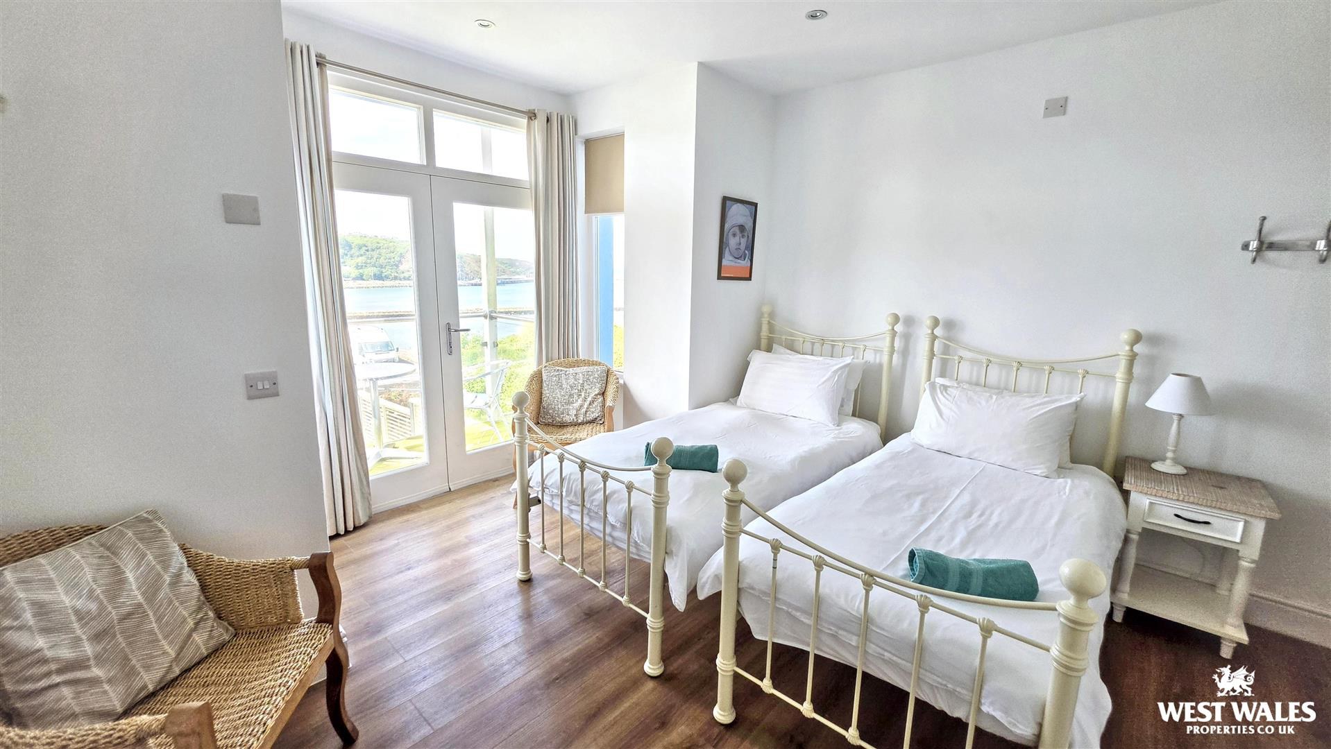 Windy Hall, Fishguard, photo 13