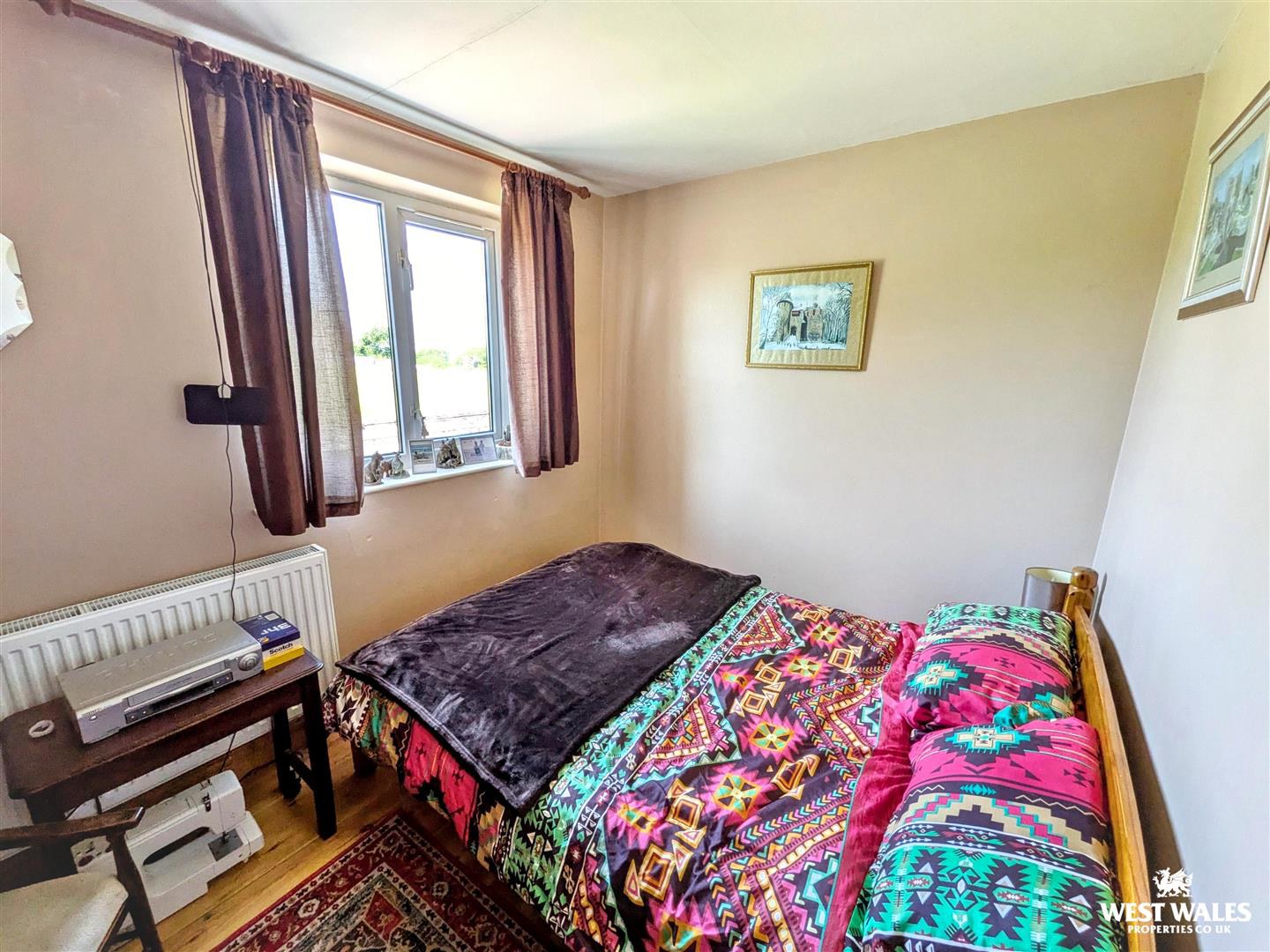 Llannon Road, Pontyberem, Llanelli, photo 12