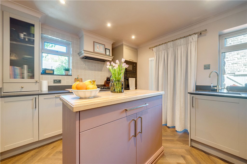 Dragon Road, Harrogate, North Yorkshire, HG1, photo 10