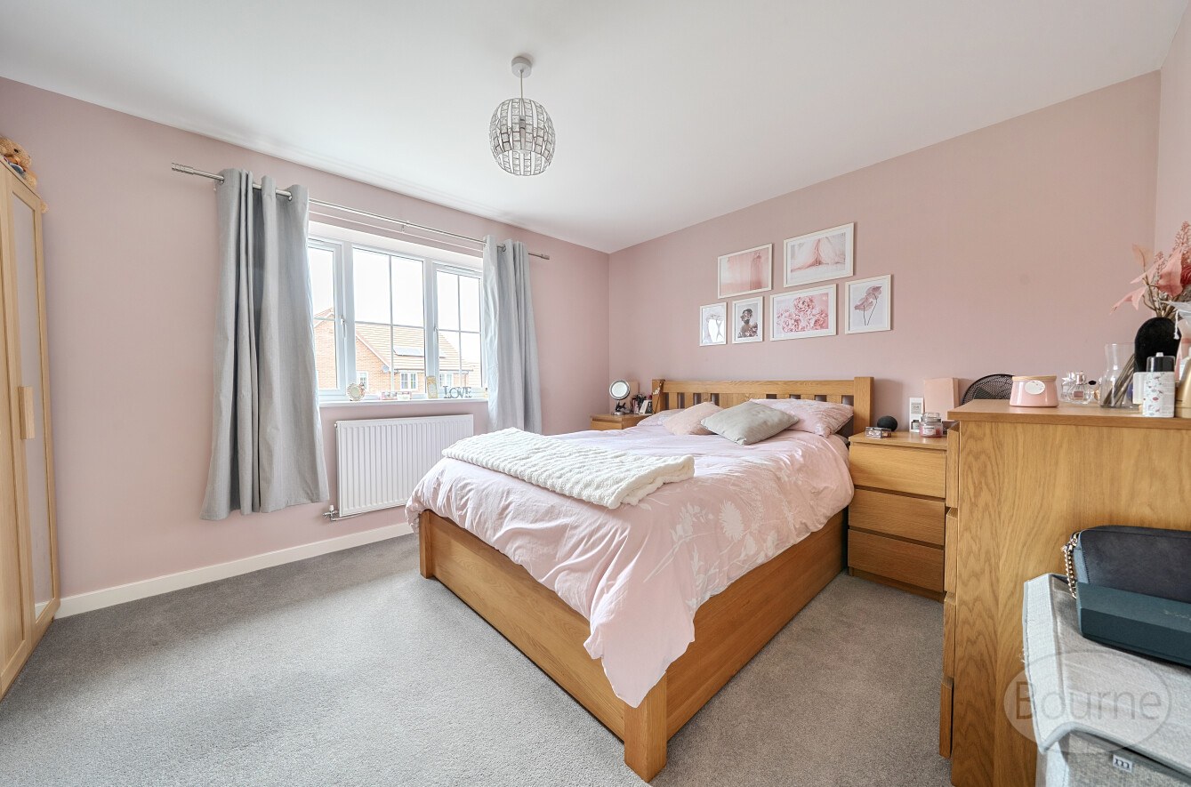 Halifax Close, Guildford, Surrey, GU3, photo 6