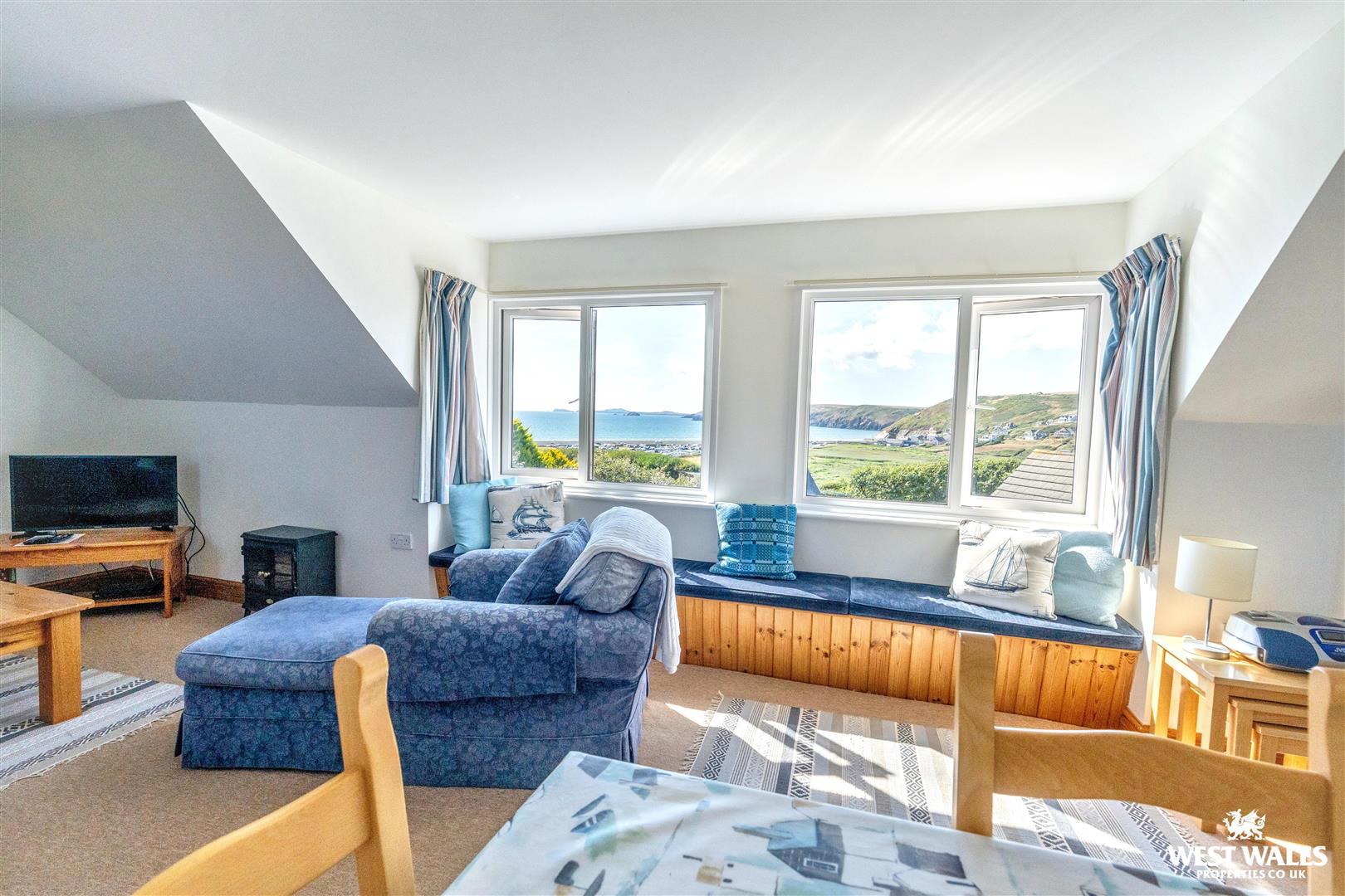 Wood Village, Newgale, photo 2