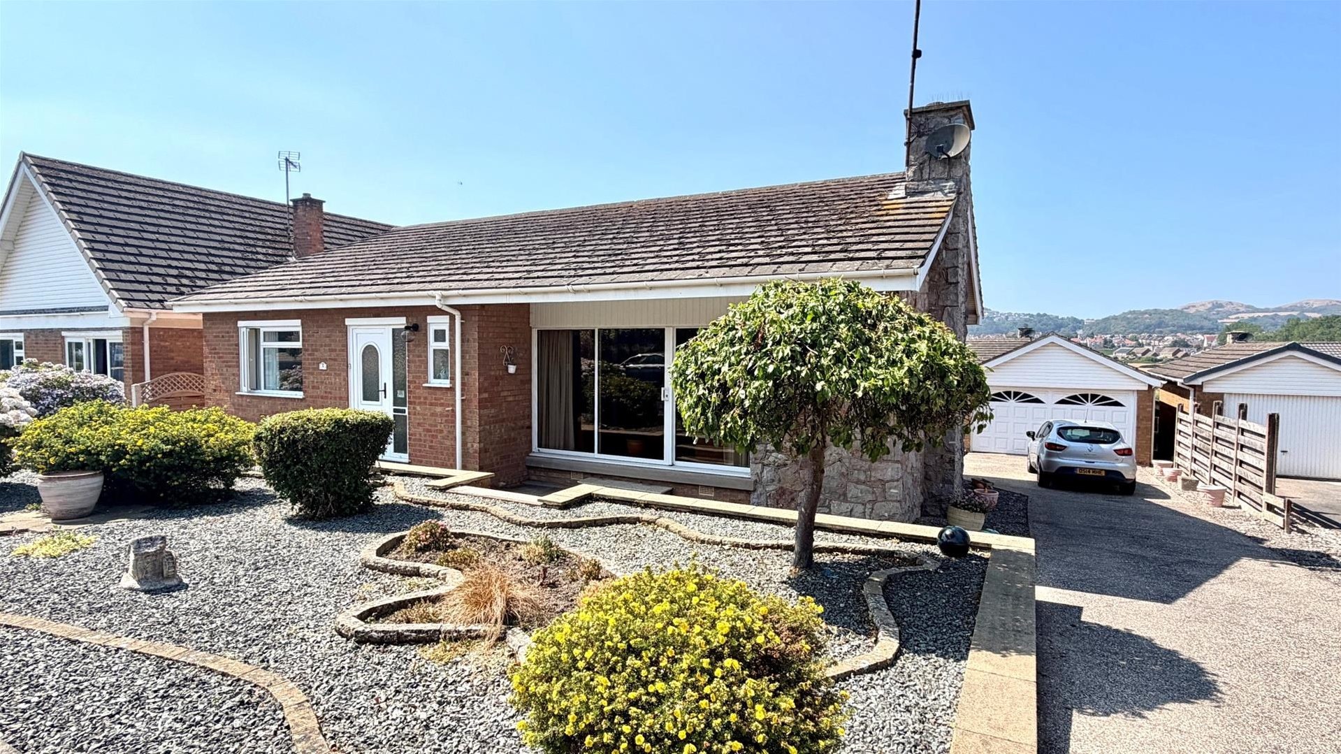 Dinerth Close