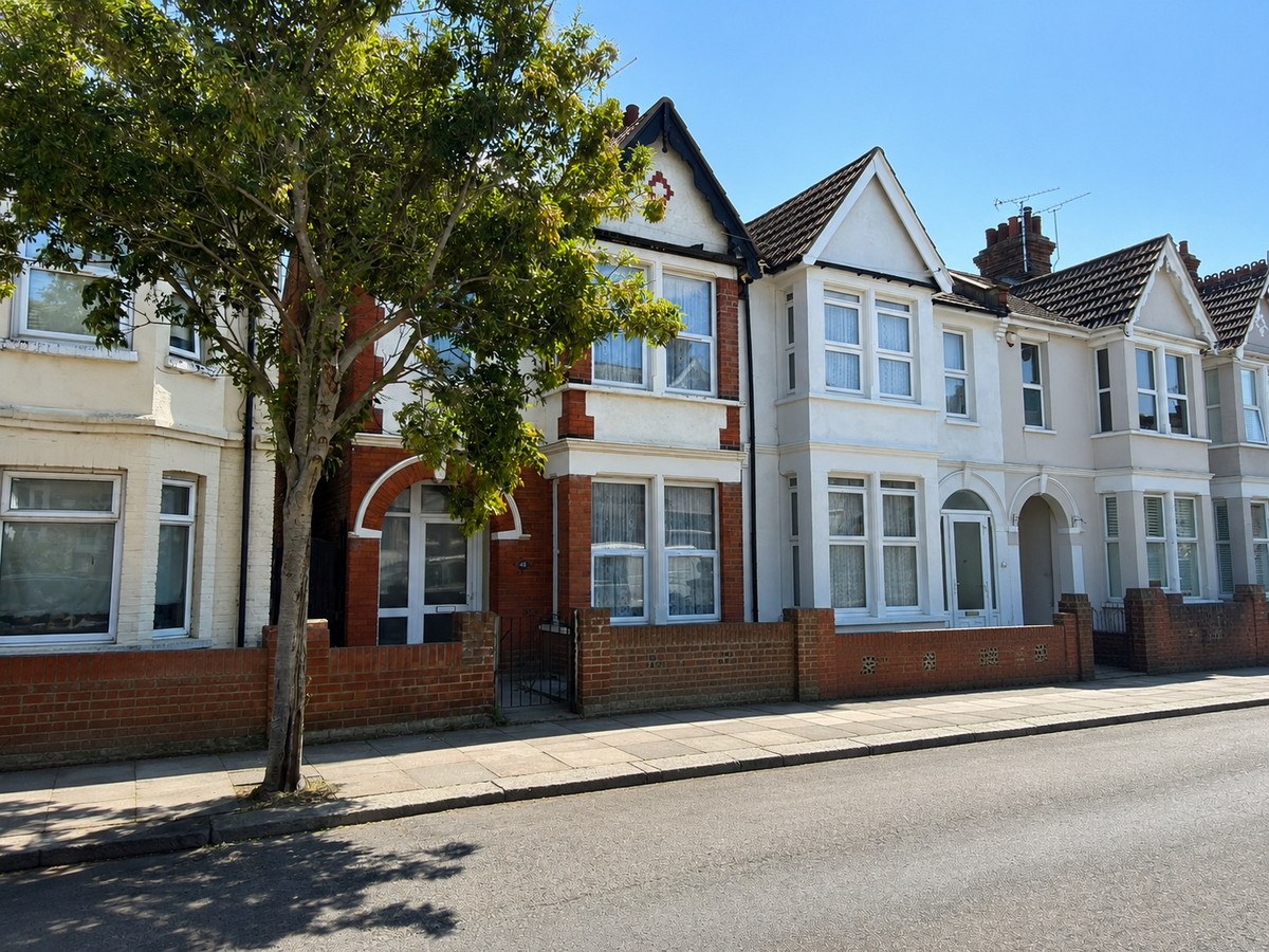 Hainault Avenue, Westcliff-on-sea, SS0 9