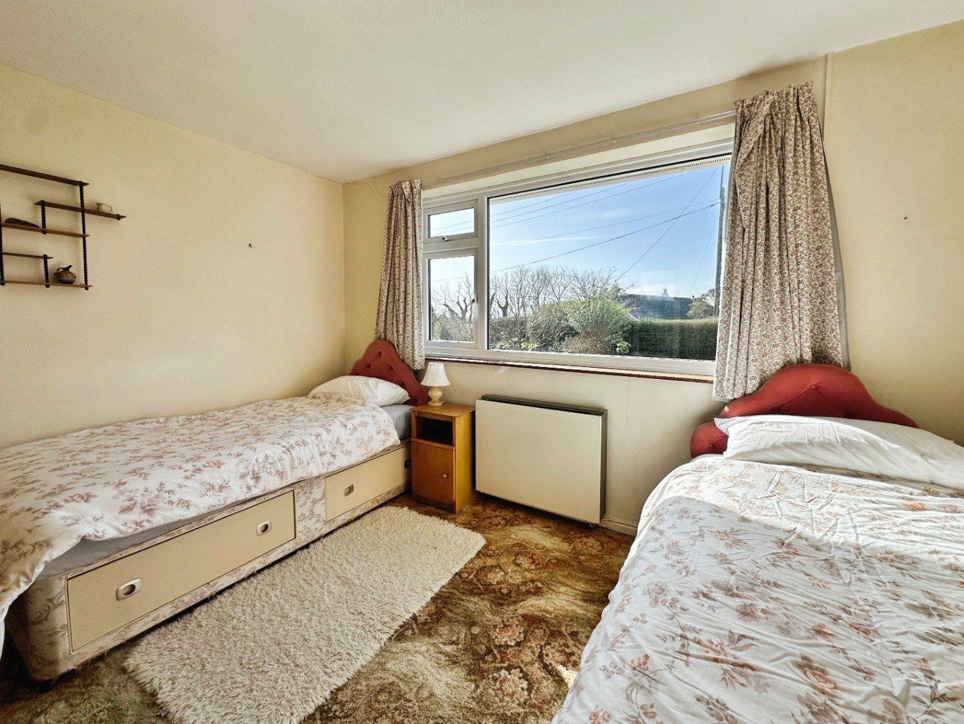 Kuggar, Detached bungalow with potential and no chain, photo 18