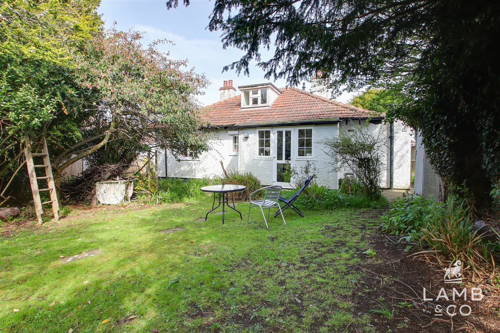 Sladburys Lane, Holland-On-Sea, photo 15