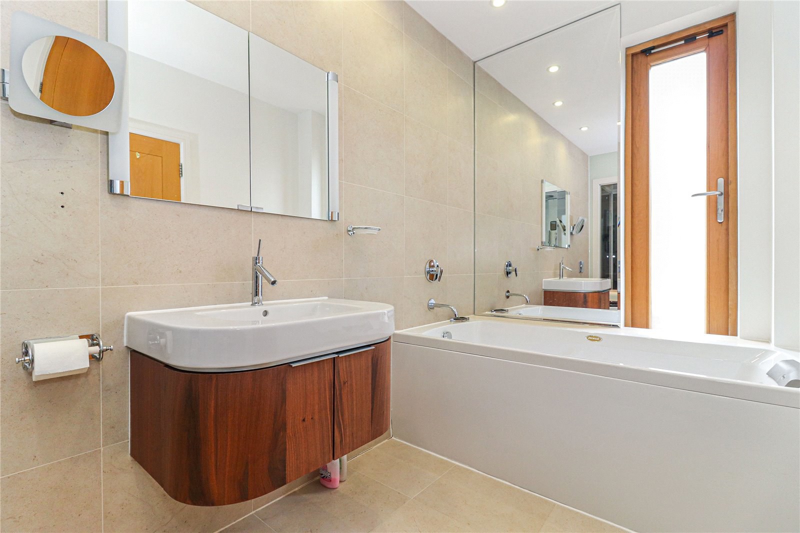 Cliveden Gages, Taplow, Buckinghamshire, SL6, photo 12