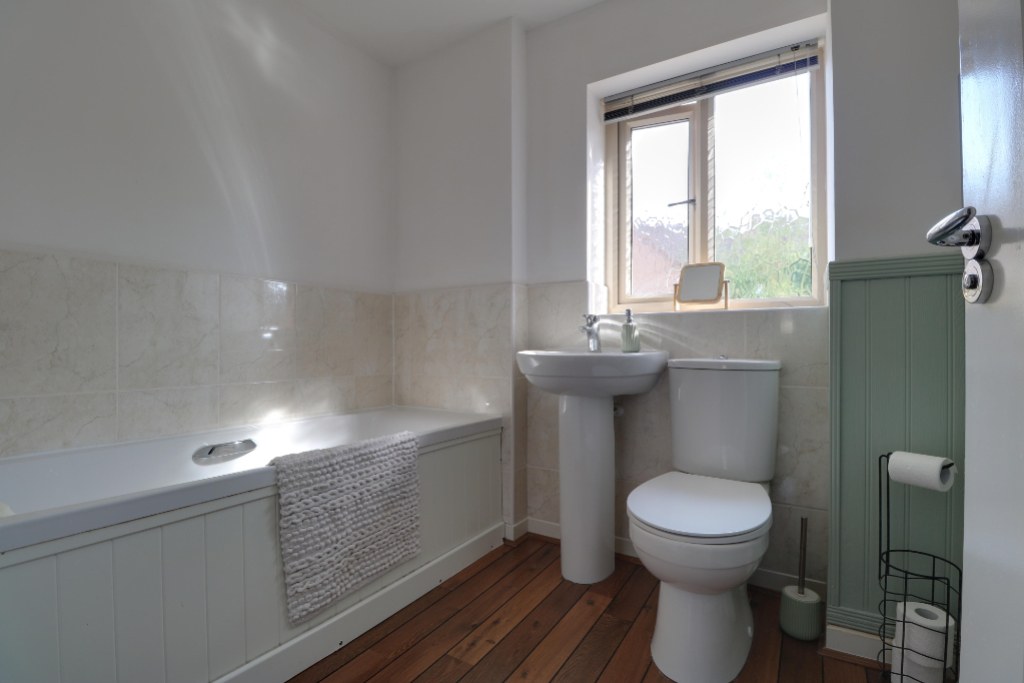 Watt Ave, Colsterworth, Lincs, photo 14