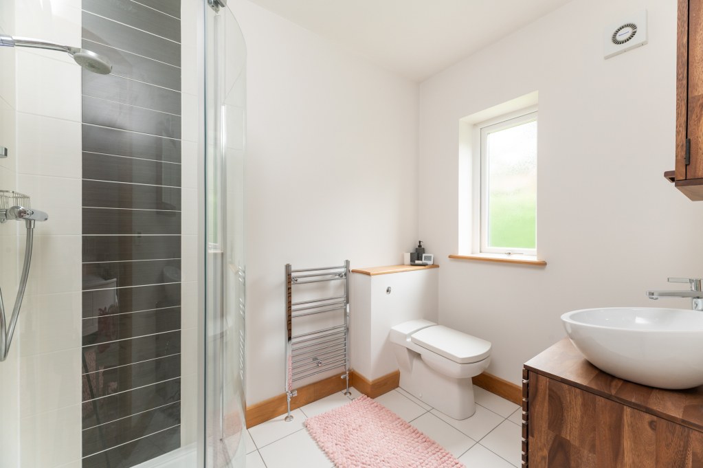 College Gardens, Bingley, West Yorkshire, BD16, photo 28