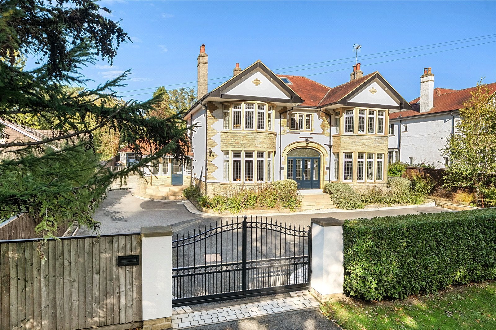 5 bed detached for sale in Hookstone Road