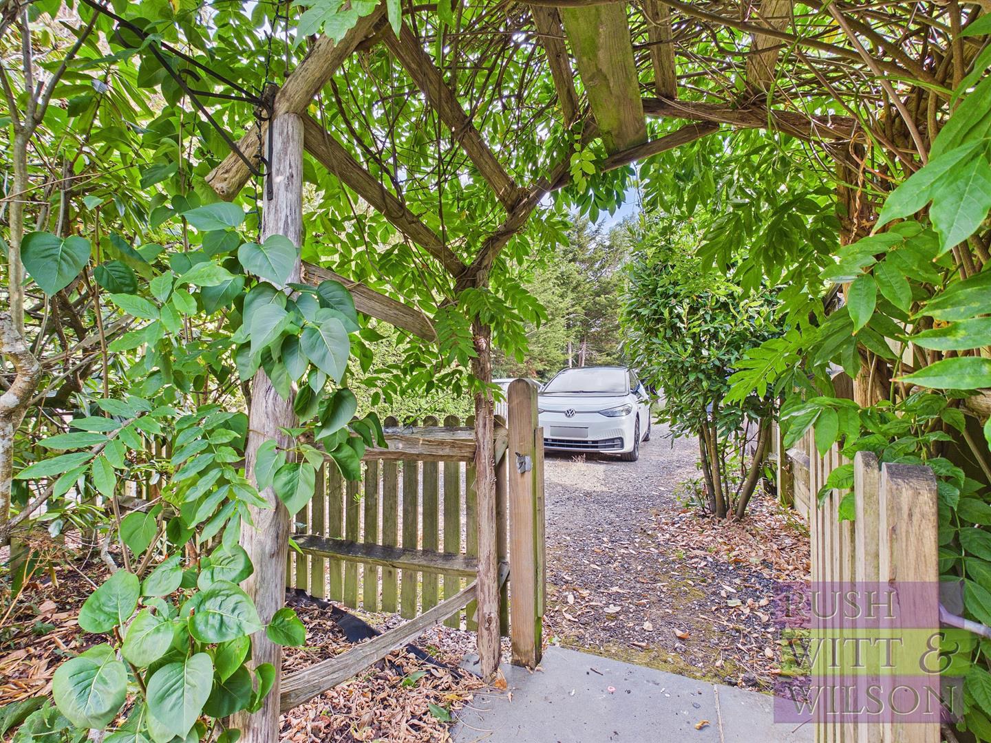 Chitcombe Road, Broad Oak, photo 27
