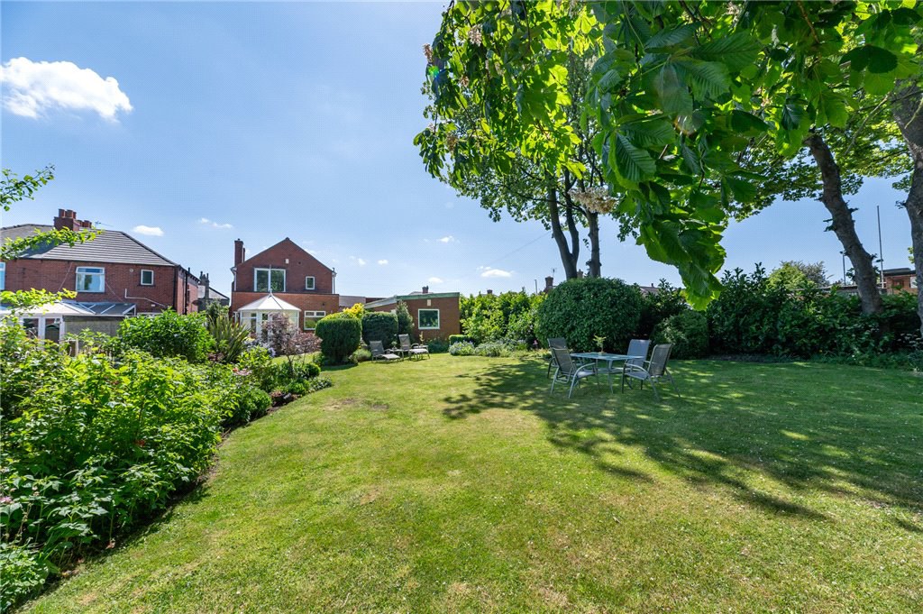 Edge Top Road, Dewsbury, West Yorkshire, WF12, photo 29