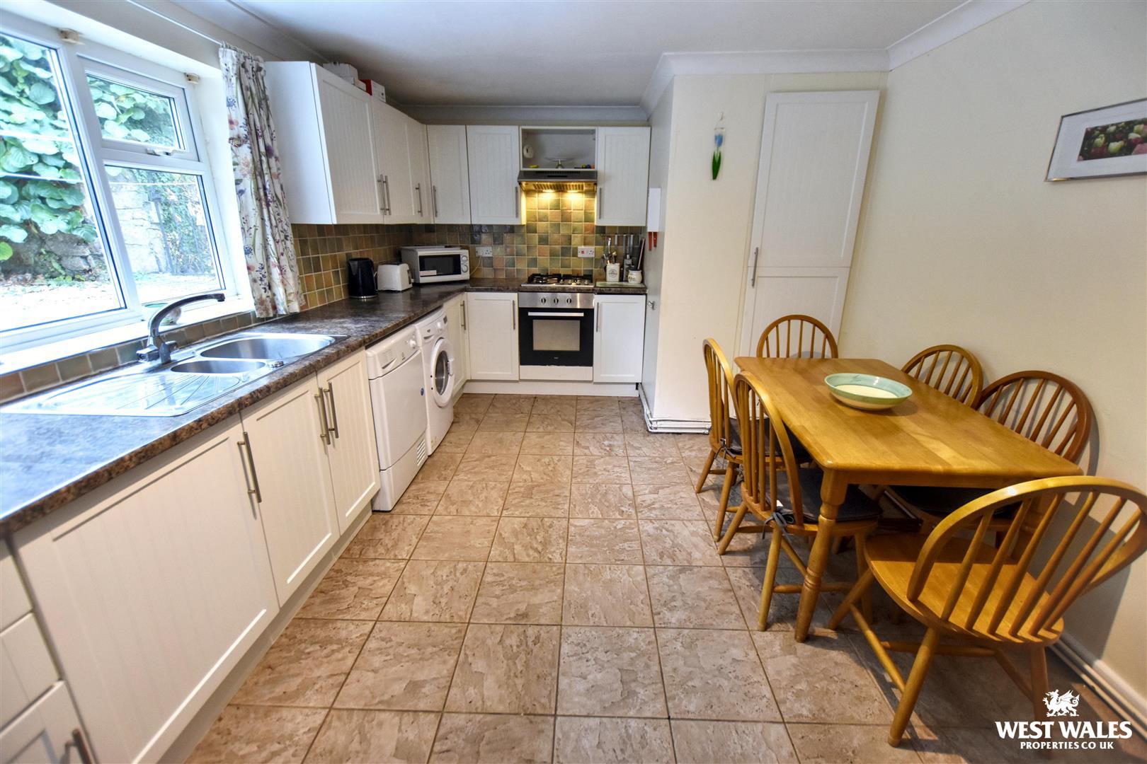 Waterloo Road, Pembroke Dock, photo 3