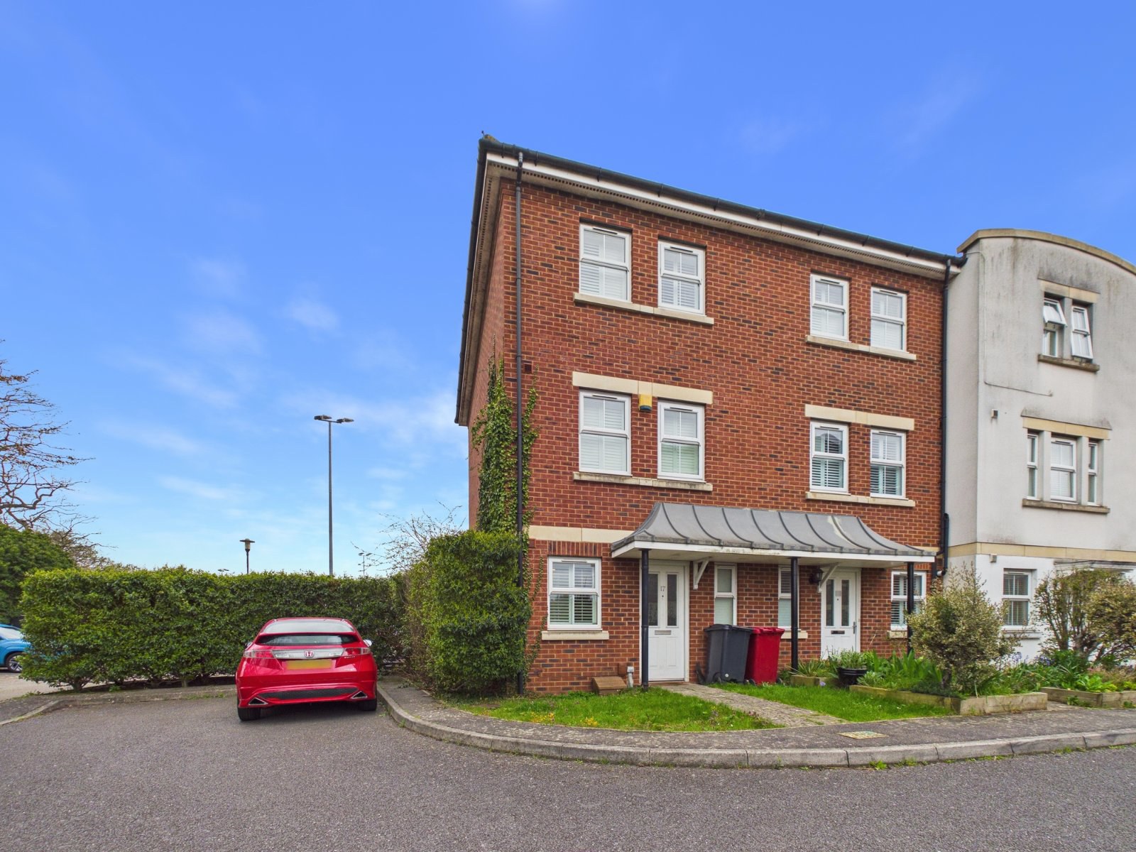 Tobermory Close, Langley, Berkshire, SL3