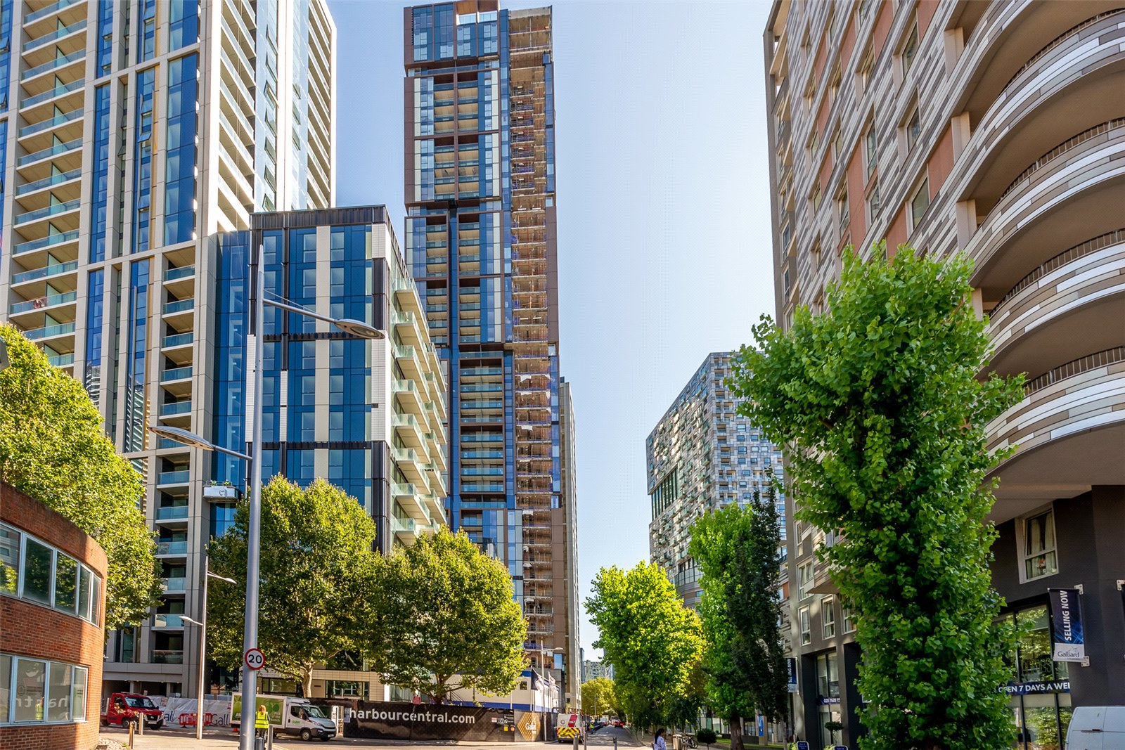 Maine Tower, Harbour Central, Canary Wharf, London, E14