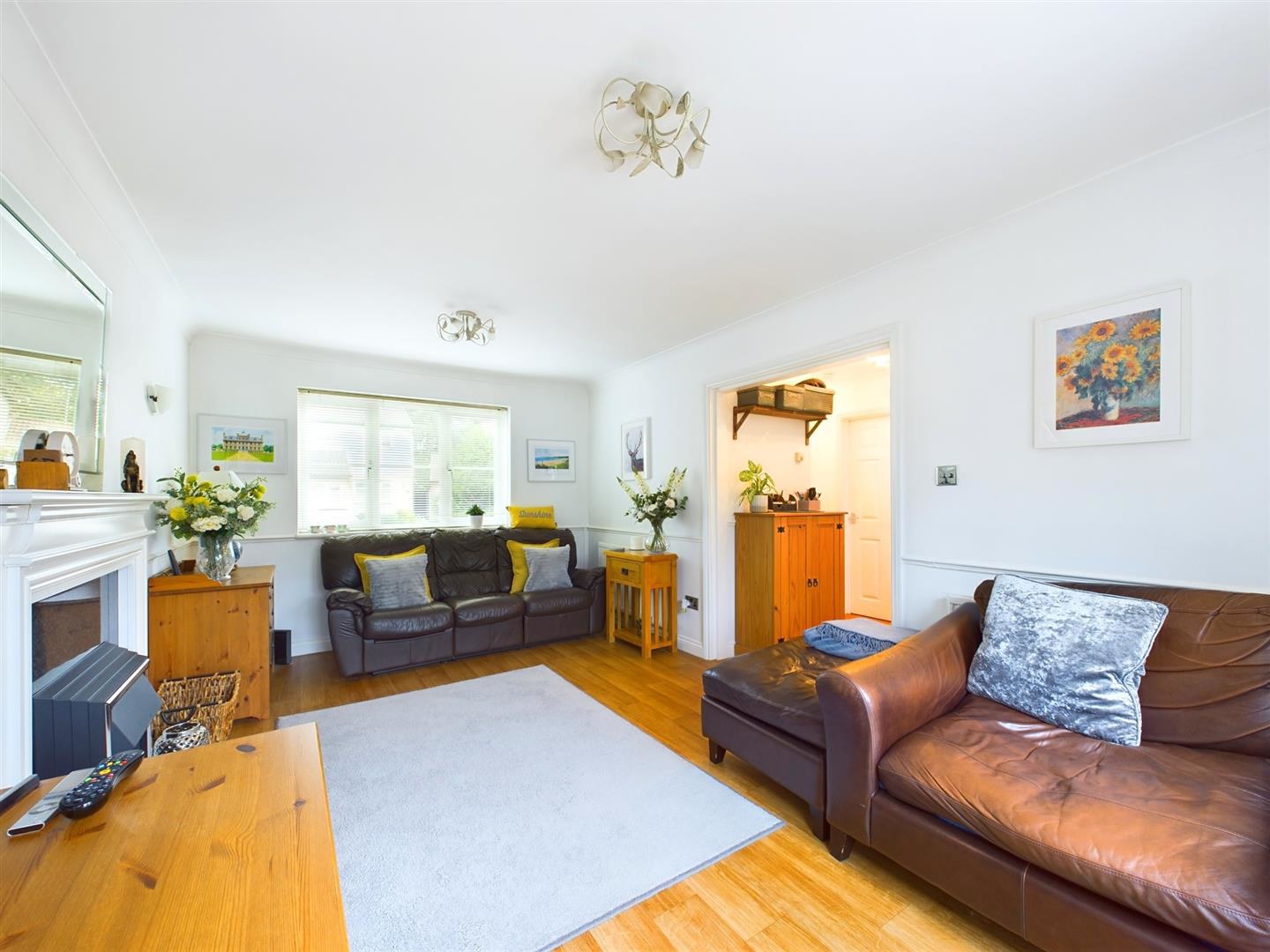 Stevans Close, Longford, Gloucester, photo 3