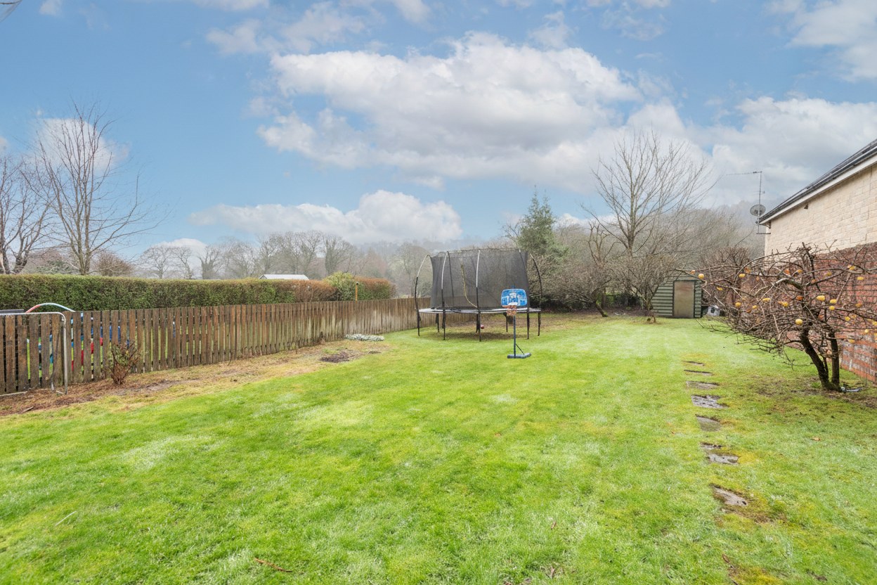 New Road, Holymoorside, S42, photo 36