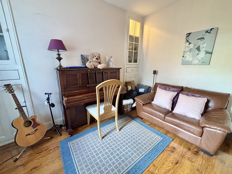 Grove Road, Pontardawe, Swansea., photo 6