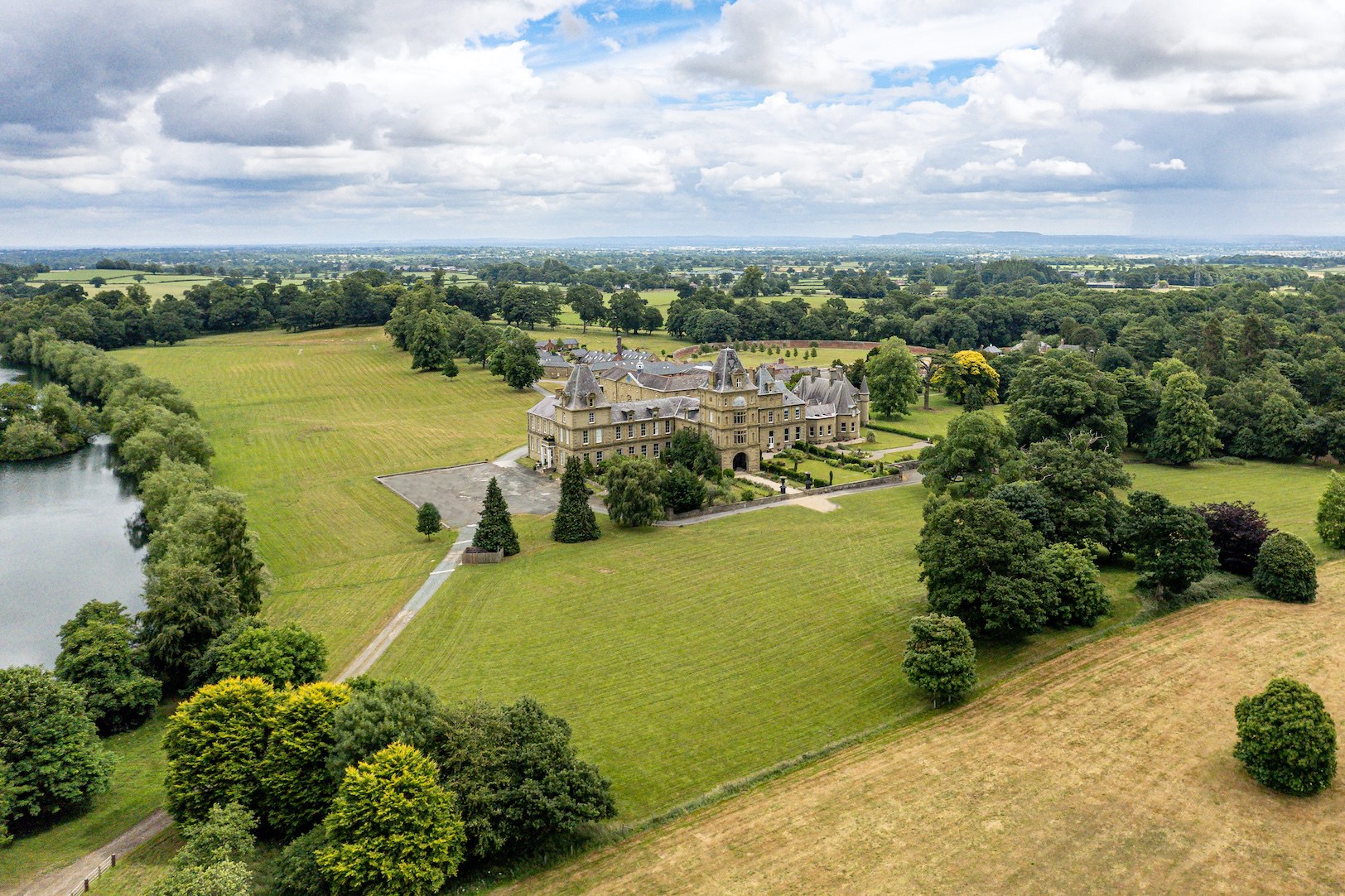 Wynnstay Hall Estate, Ruabon, LL14, photo 38