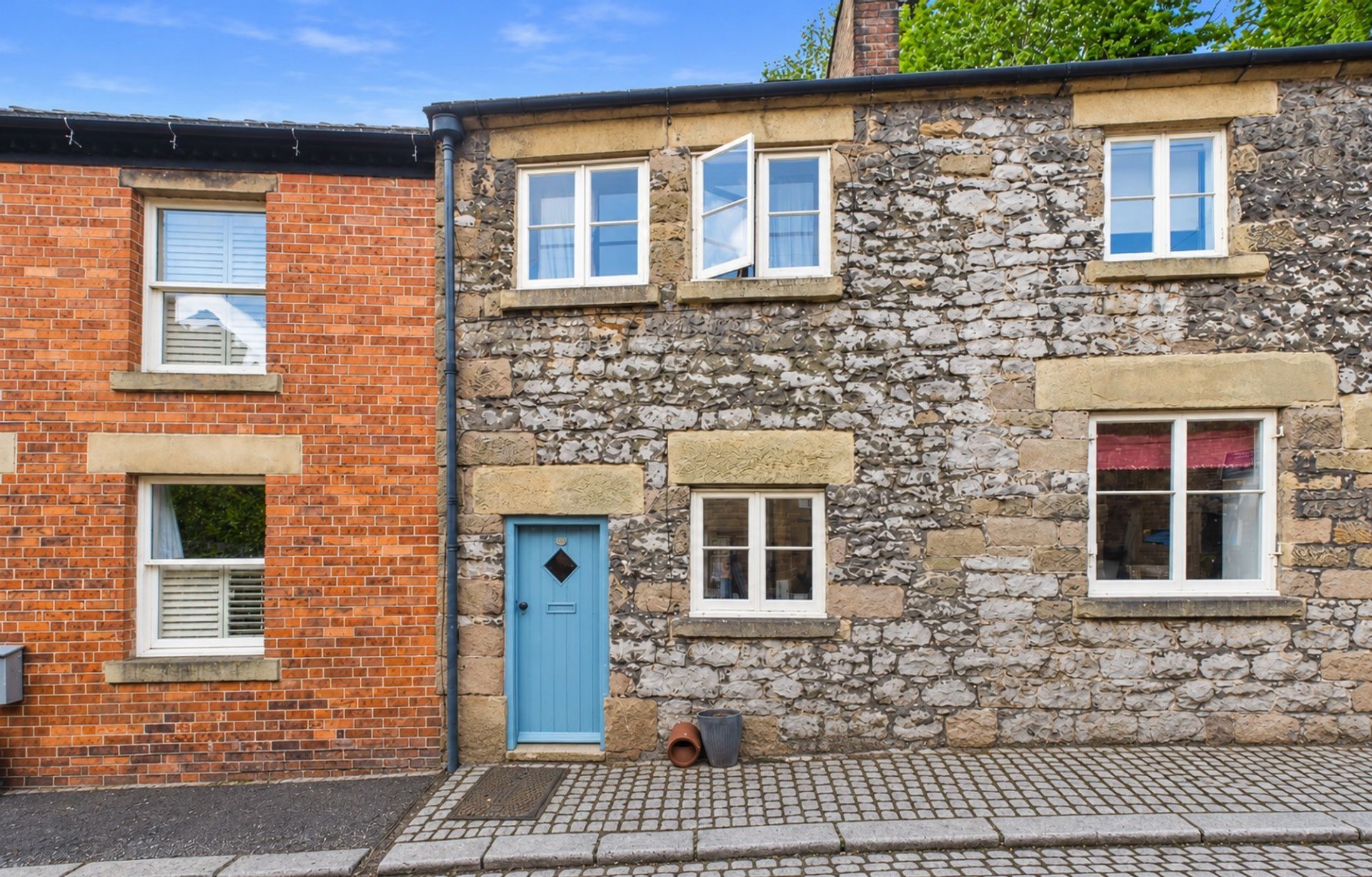 House Sold STC The Dale