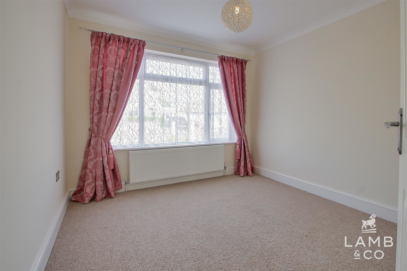 Briarwood Avenue, Holland-On-Sea, photo 11