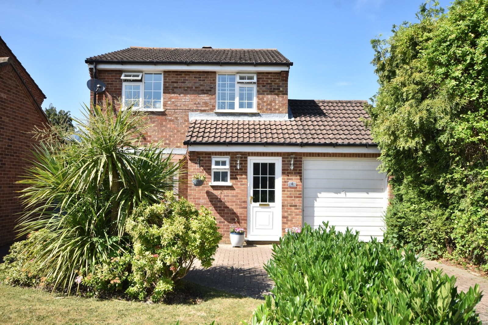 Cartersmead Close