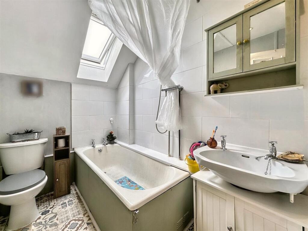 Cottage in countryside setting, Lowertown, photo 19