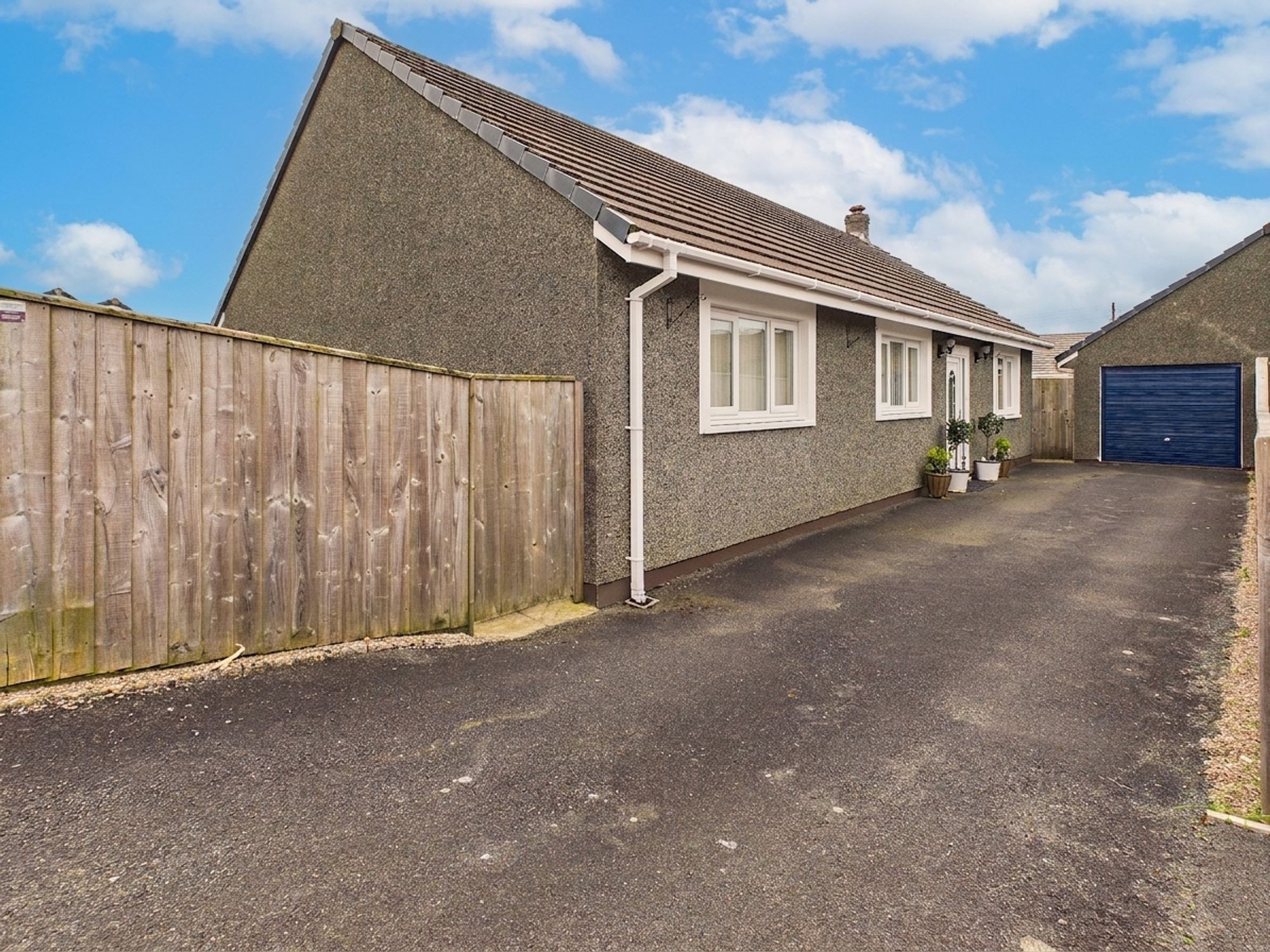 Fairbush Close