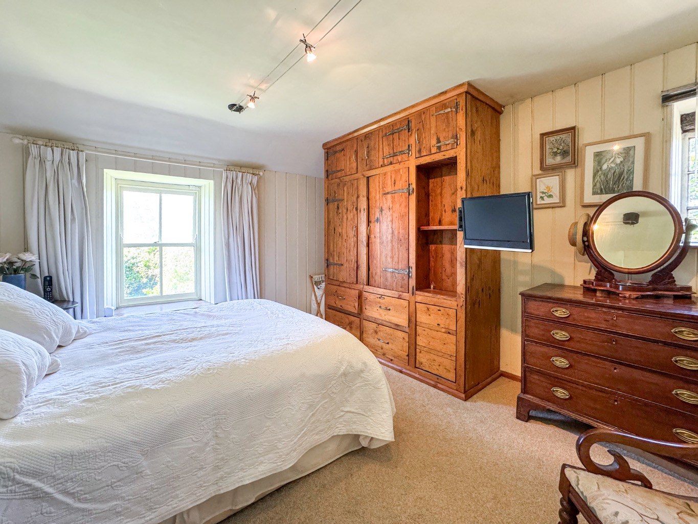 Near Godolphin Cross, Countryside home set within large grounds, photo 23